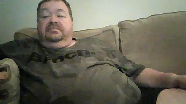 Snapshot of hitman_35 chatting on 06/30/26, 04:24 hitman 35 online show from 06/30/26, 04:24