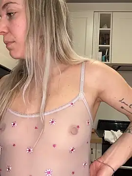 Snapshot of carlaaa chatting on 02/10/26, 09:19 carlaaa online show from 02/10/26, 09:19