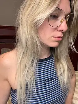 carlaaa online show from 04/17/26, 09:18