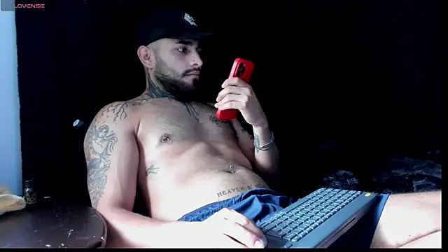 Snapshot of christangel_96_ chatting on 02/15/25, 08:01 christangel 96  online show from 02/15/25, 08:01
