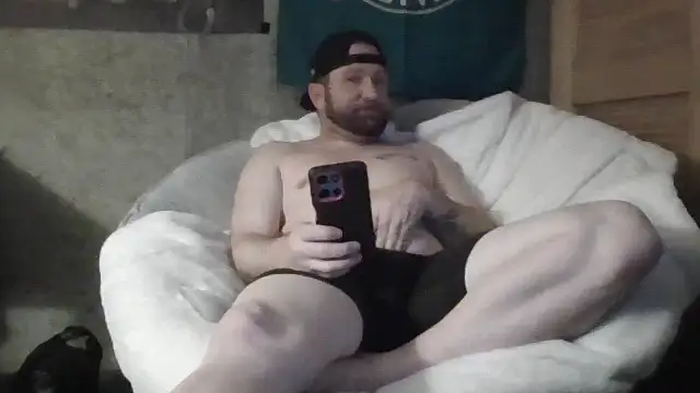 Snapshot of Edward_LongCock chatting on 05/28/26, 06:00 Edward LongCock online show from 05/28/26, 06:00