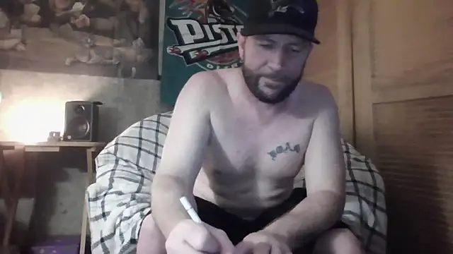 Snapshot of Edward_LongCock chatting on 06/28/26, 02:50 Edward LongCock online show from 06/28/26, 02:50