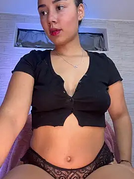 Snapshot of _Luana chatting on 07/25/26, 01:15 Luana online show from 07/25/26, 01:15