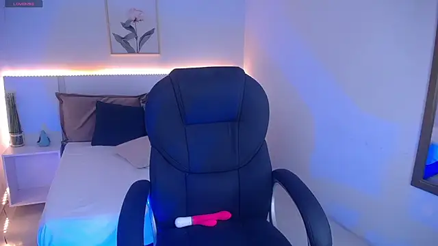 Snapshot of violeta_leon chatting on 12/14/24, 09:40 violeta leon online show from 12/14/24, 09:40