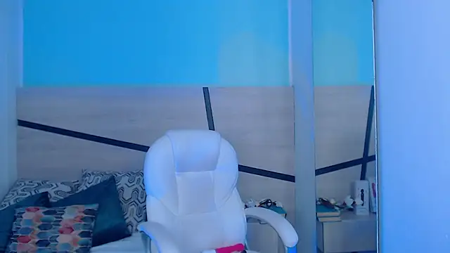 Snapshot of violeta_leon chatting on 01/08/25, 03:08 violeta leon online show from 01/08/25, 03:08