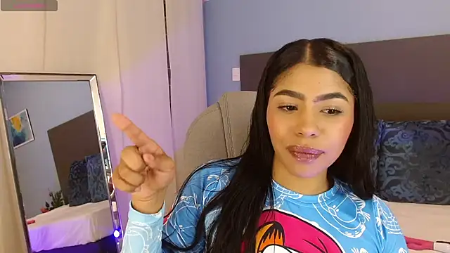 Snapshot of violeta_leon chatting on 10/01/25, 03:45 violeta leon online show from 10/01/25, 03:45