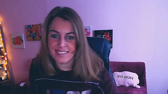 Hot Milady online show from 02/11/25, 08:37