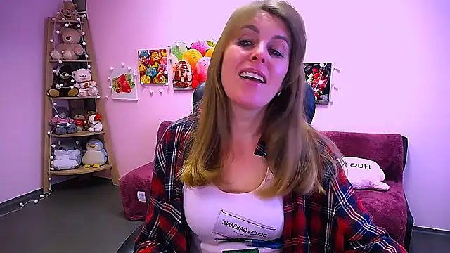 Hot Milady online show from 02/03/26, 08:30