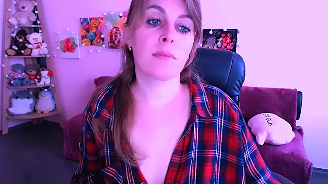 Hot Milady online show from 04/28/26, 07:46