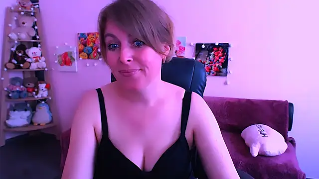 Snapshot of Hot_Milady chatting on 04/30/26, 07:58 Hot Milady online show from 04/30/26, 07:58