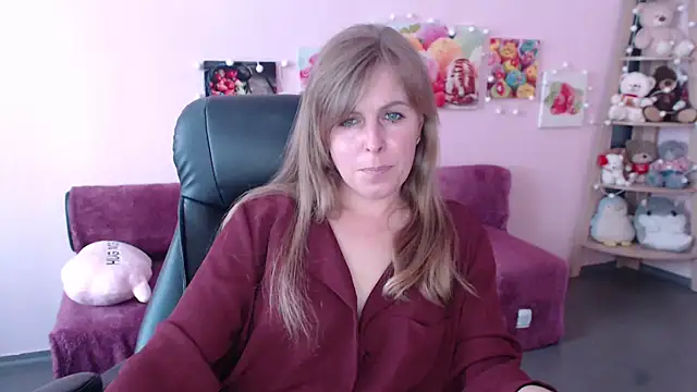 Snapshot of Hot_Milady chatting on 05/05/26, 07:27 Hot Milady online show from 05/05/26, 07:27