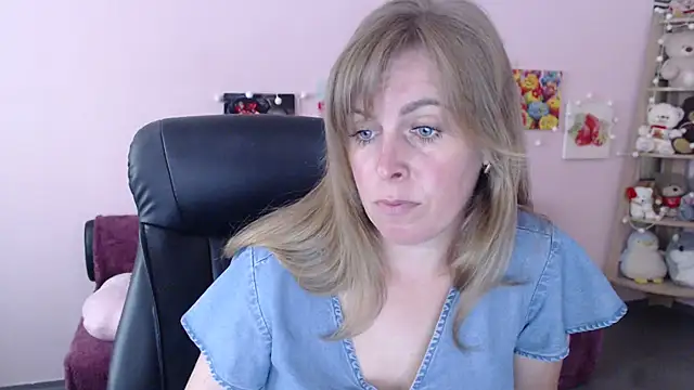 Snapshot of Hot_Milady chatting on 06/05/26, 07:25 Hot Milady online show from 06/05/26, 07:25