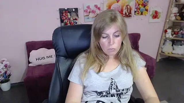 Snapshot of Hot_Milady chatting on 07/02/26, 07:36 Hot Milady online show from 07/02/26, 07:36