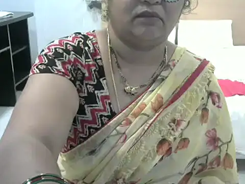 Snapshot of Naughty_Nityaa chatting on 01/07/25, 11:05 Naughty Nityaa online show from 01/07/25, 11:05