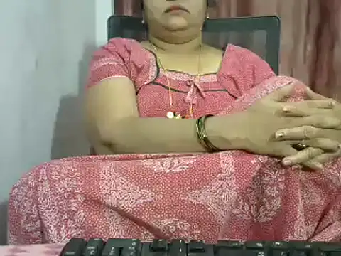 Snapshot of Naughty_Nityaa chatting on 01/11/25, 02:25 Naughty Nityaa online show from 01/11/25, 02:25