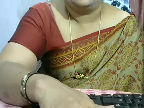 Snapshot of Naughty_Nityaa chatting on 01/20/25, 10:40 Naughty Nityaa online show from 01/20/25, 10:40