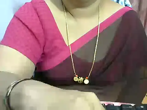 Snapshot of Naughty_Nityaa chatting on 01/21/25, 05:09 Naughty Nityaa online show from 01/21/25, 05:09