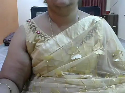 Snapshot of Naughty_Nityaa chatting on 02/08/25, 12:28 Naughty Nityaa online show from 02/08/25, 12:28