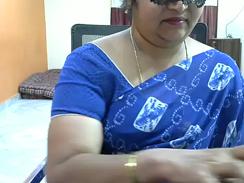 Snapshot of Naughty_Nityaa chatting on 02/10/25, 03:21 Naughty Nityaa online show from 02/10/25, 03:21