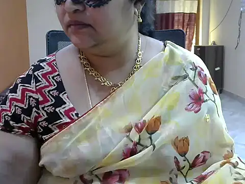 Snapshot of Naughty_Nityaa chatting on 02/11/25, 10:26 Naughty Nityaa online show from 02/11/25, 10:26