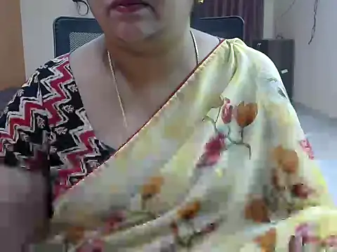 Snapshot of Naughty_Nityaa chatting on 02/11/25, 05:40 Naughty Nityaa online show from 02/11/25, 05:40