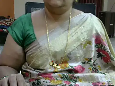 Snapshot of Naughty_Nityaa chatting on 02/22/25, 12:40 Naughty Nityaa online show from 02/22/25, 12:40