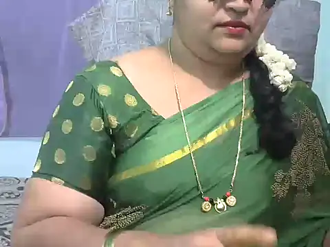 Snapshot of Naughty_Nityaa chatting on 03/04/25, 05:42 Naughty Nityaa online show from 03/04/25, 05:42