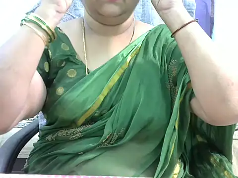 Snapshot of Naughty_Nityaa chatting on 03/04/25, 12:22 Naughty Nityaa online show from 03/04/25, 12:22