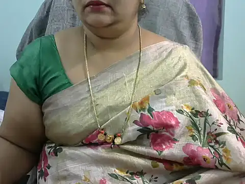 Snapshot of Naughty_Nityaa chatting on 03/05/25, 04:02 Naughty Nityaa online show from 03/05/25, 04:02