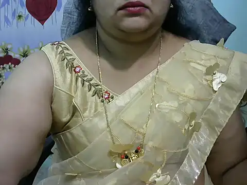 Snapshot of Naughty_Nityaa chatting on 03/07/25, 04:44 Naughty Nityaa online show from 03/07/25, 04:44