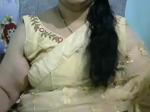 Snapshot of Naughty_Nityaa chatting on 03/19/25, 05:17 Naughty Nityaa online show from 03/19/25, 05:17