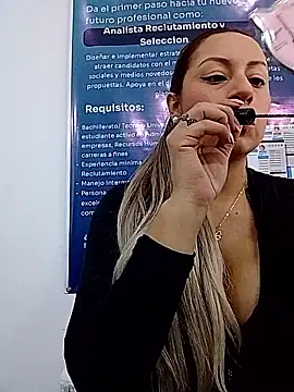 Snapshot of Katalina_S3xy chatting on 01/10/26, 01:13 Katalina S3xy online show from 01/10/26, 01:13