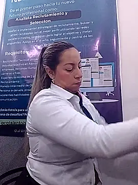 Snapshot of Katalina_S3xy chatting on 02/05/26, 12:43 Katalina S3xy online show from 02/05/26, 12:43