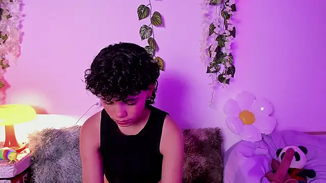 Snapshot of fernanda_indie chatting on 10/18/25, 07:36 fernanda indie online show from 10/18/25, 07:36