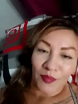 Snapshot of Divahank chatting on 12/04/24, 04:10 Divahank online show from 12/04/24, 04:10