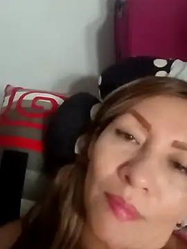 Snapshot of Divahank chatting on 12/12/24, 07:08 Divahank online show from 12/12/24, 07:08