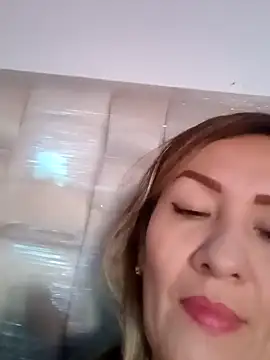 Snapshot of Divahank chatting on 12/12/24, 07:26 Divahank online show from 12/12/24, 07:26