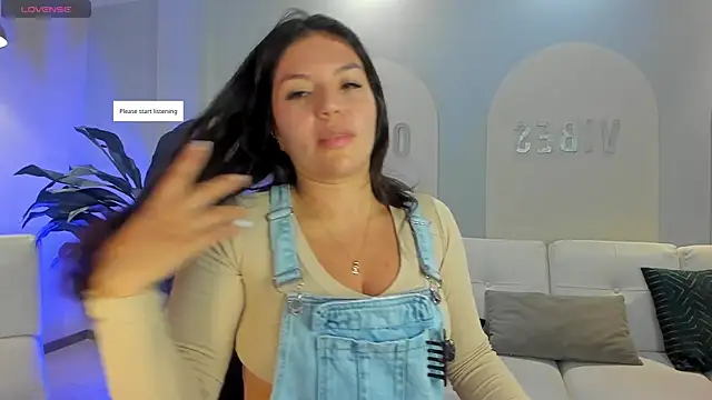 ValeriaRoldanX online show from 05/15/26, 10:11
