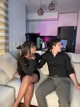 tiana nave online show from 04/08/26, 01:33