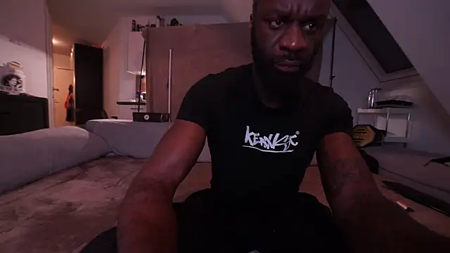 MacTroy online show from 01/04/25, 08:05