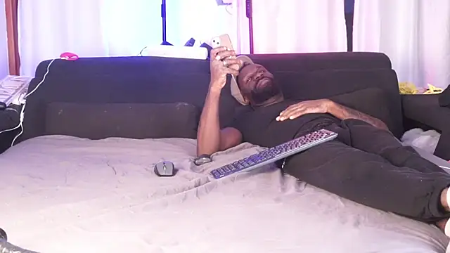 MacTroy online show from 10/05/25, 04:27