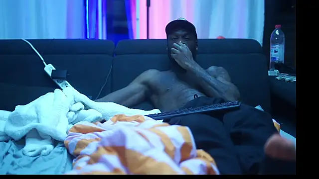 MacTroy online show from 10/13/25, 08:31