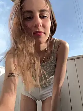 Snapshot of HellPeach chatting on 03/15/25, 01:40 HellPeach online show from 03/15/25, 01:40