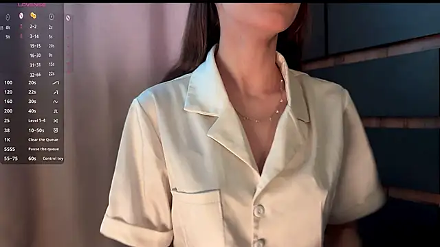 Snapshot of HellPeach chatting on 06/19/26, 01:04 HellPeach online show from 06/19/26, 01:04