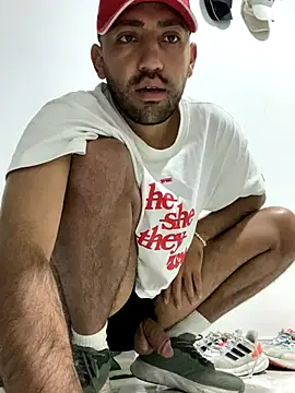 JuanZapata33 online show from 12/03/24, 12:57