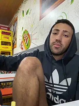 JuanZapata33 online show from 12/06/24, 09:24