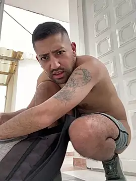 JuanZapata33 online show from 12/07/24, 08:38