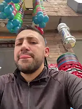 JuanZapata33 online show from 12/17/24, 05:58