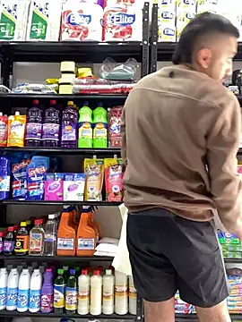 JuanZapata33 online show from 12/28/24, 05:57