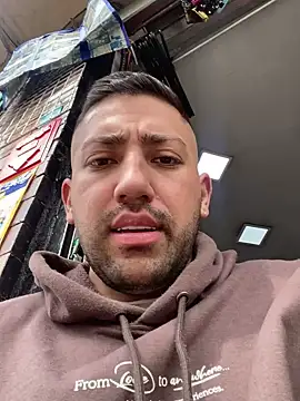 JuanZapata33 online show from 12/29/24, 06:49